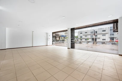 Negócio para Arrendamento em Rebordosa