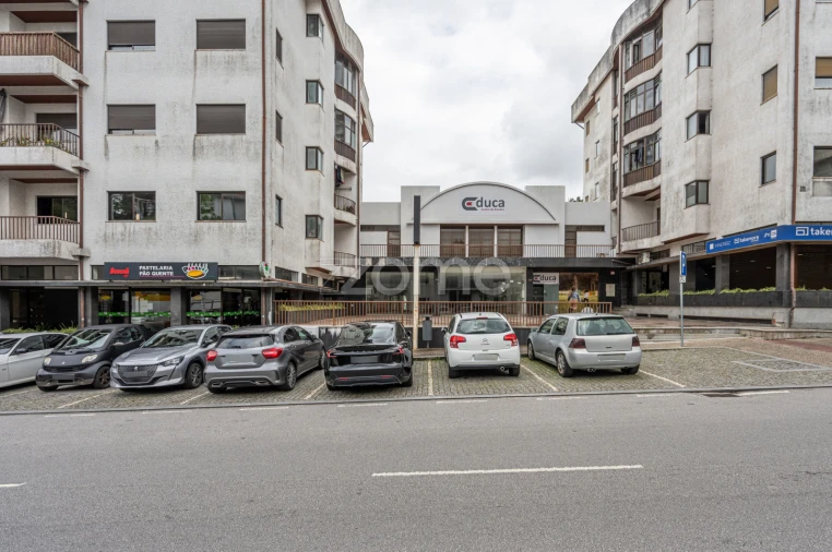 Negócio para Arrendamento em Rebordosa Foto 16