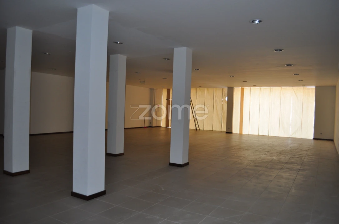 Negócio para Arrendamento em Rebordosa Foto 6