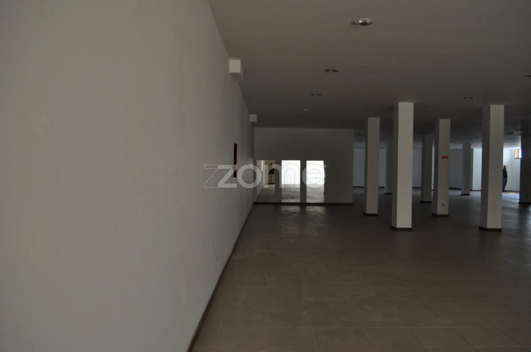 Negócio para Arrendamento em Rebordosa Foto 9