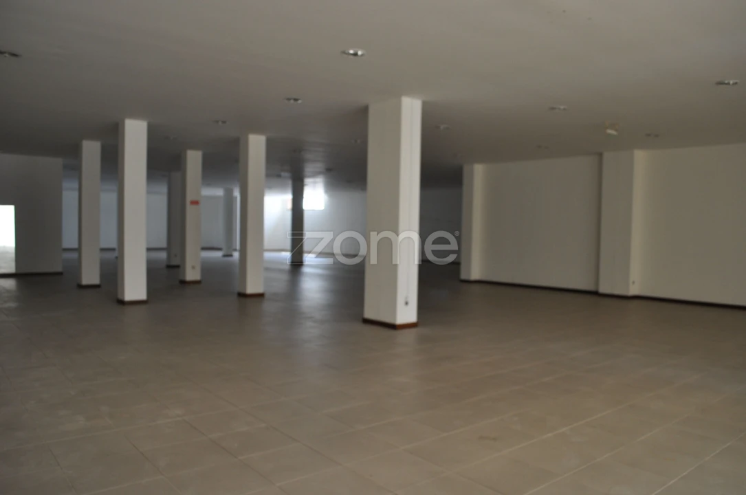 Negócio para Arrendamento em Rebordosa Foto 10