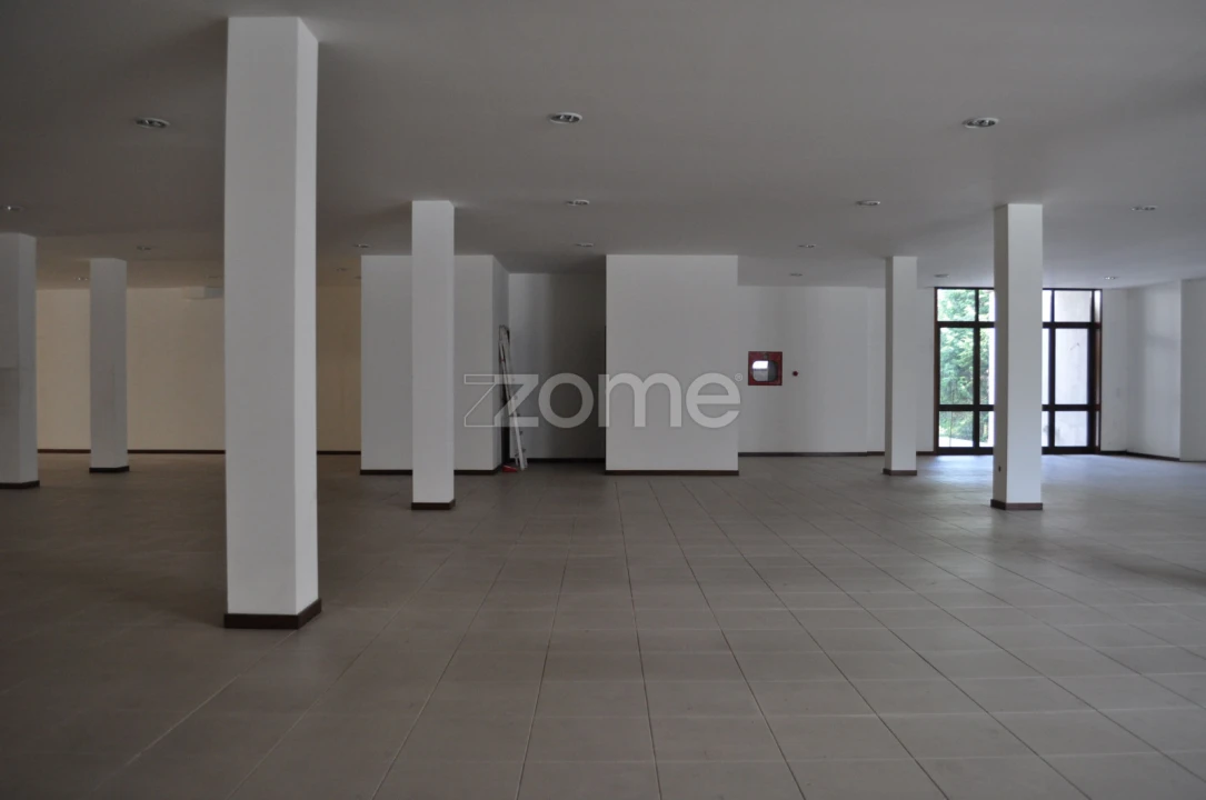 Negócio para Arrendamento em Rebordosa Foto 15