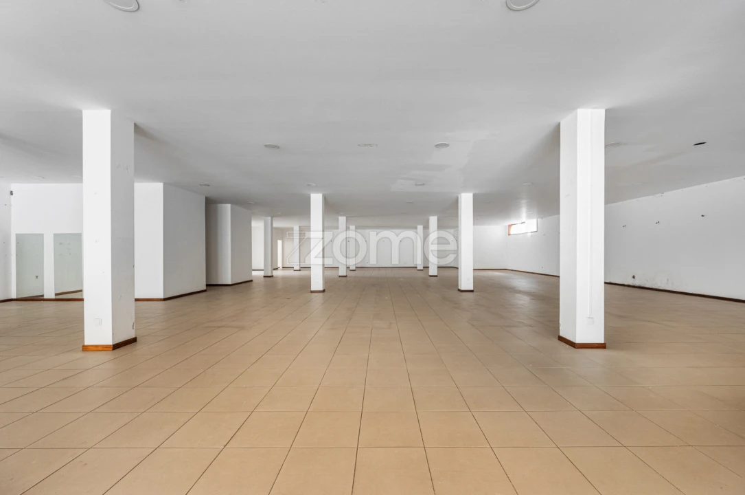 Negócio para Arrendamento em Rebordosa Foto 6