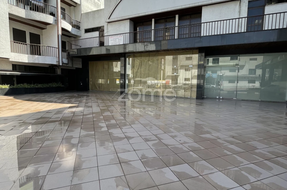 Negócio para Arrendamento em Rebordosa Foto 3