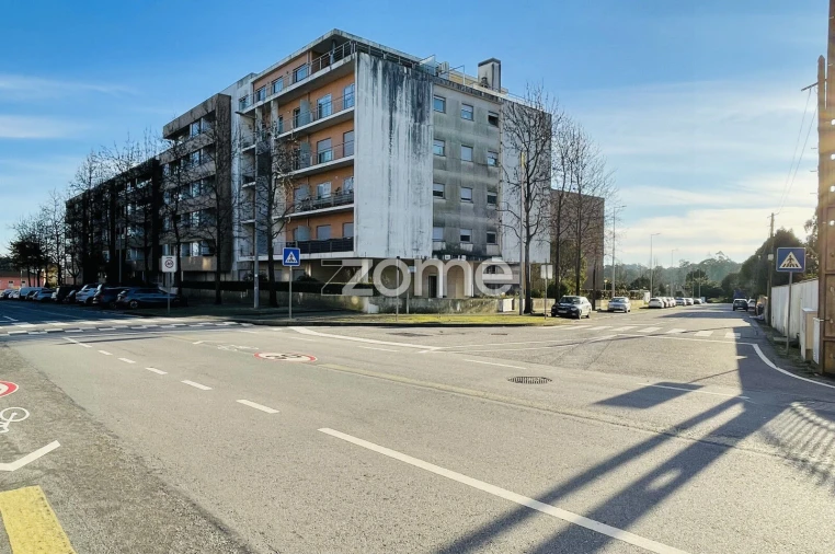 Terreno para Venda em Castêlo da Maia Foto 6