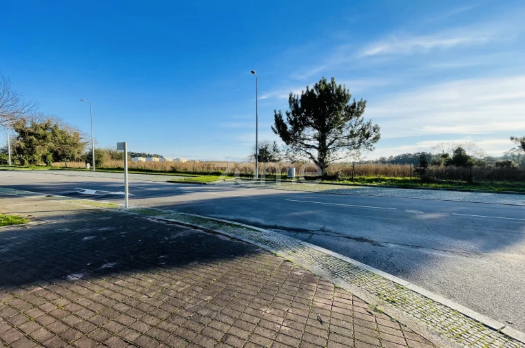 Terreno para Venda em Castêlo da Maia Foto 13