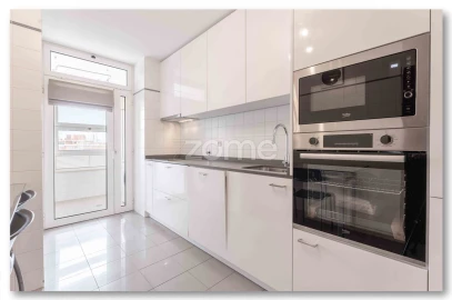 Apartamento T2 para Arrendamento em Aldoar, Foz do Douro e Nevogilde