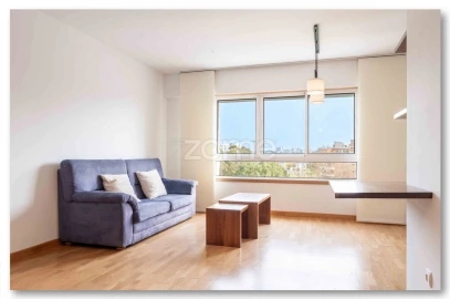 Apartamento T2 para Arrendamento em Aldoar, Foz do Douro e Nevogilde