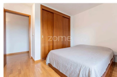Apartamento T2 para Arrendamento em Aldoar, Foz do Douro e Nevogilde