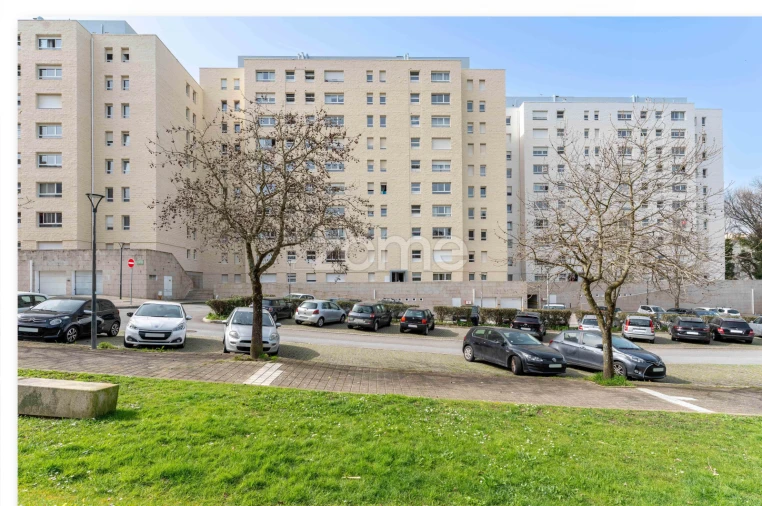 Apartamento T2 para Arrendamento em Aldoar, Foz do Douro e Nevogilde Foto 2