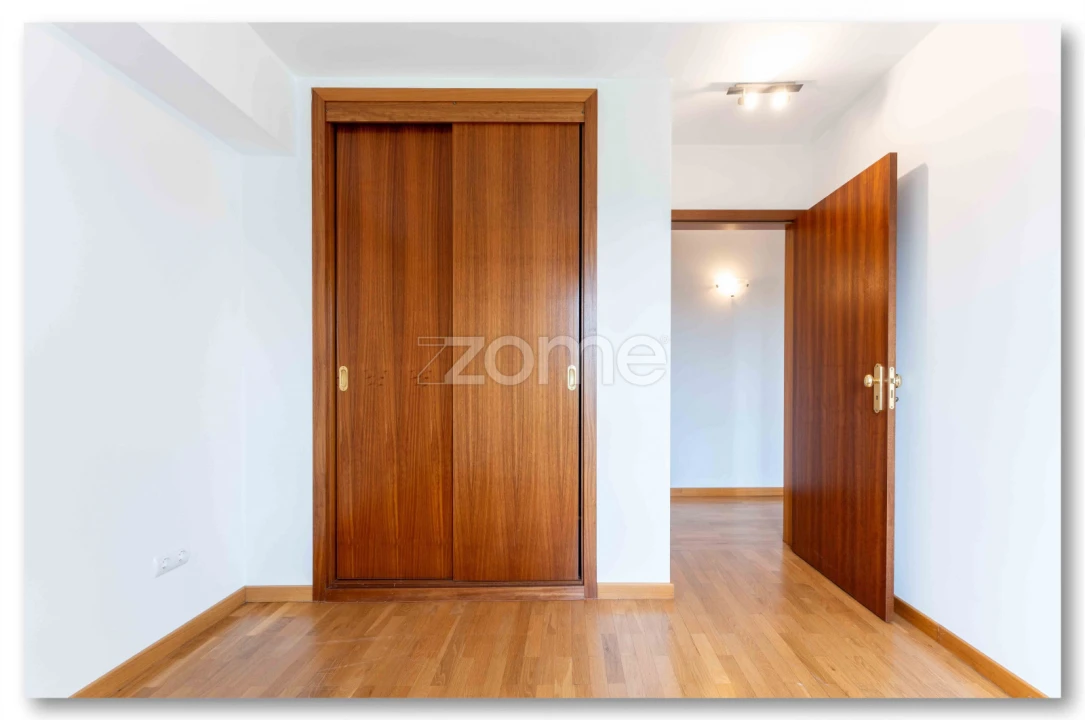 Apartamento T2 para Arrendamento em Aldoar, Foz do Douro e Nevogilde Foto 28