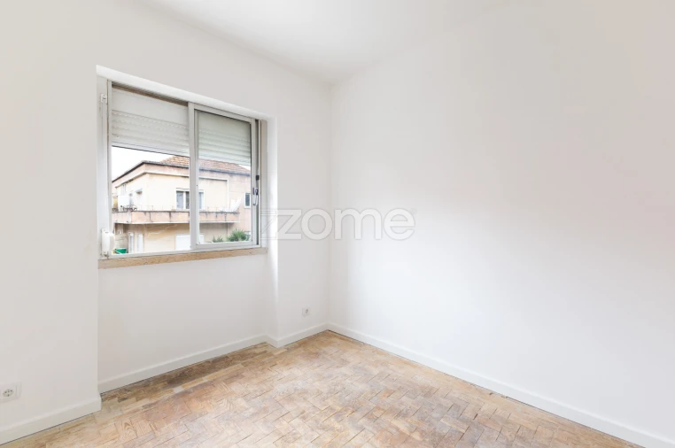 Apartamento T2 para Venda em Queluz e Belas Foto 21