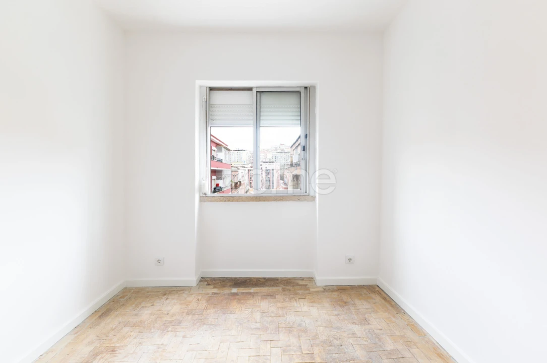 Apartamento T2 para Venda em Queluz e Belas Foto 3