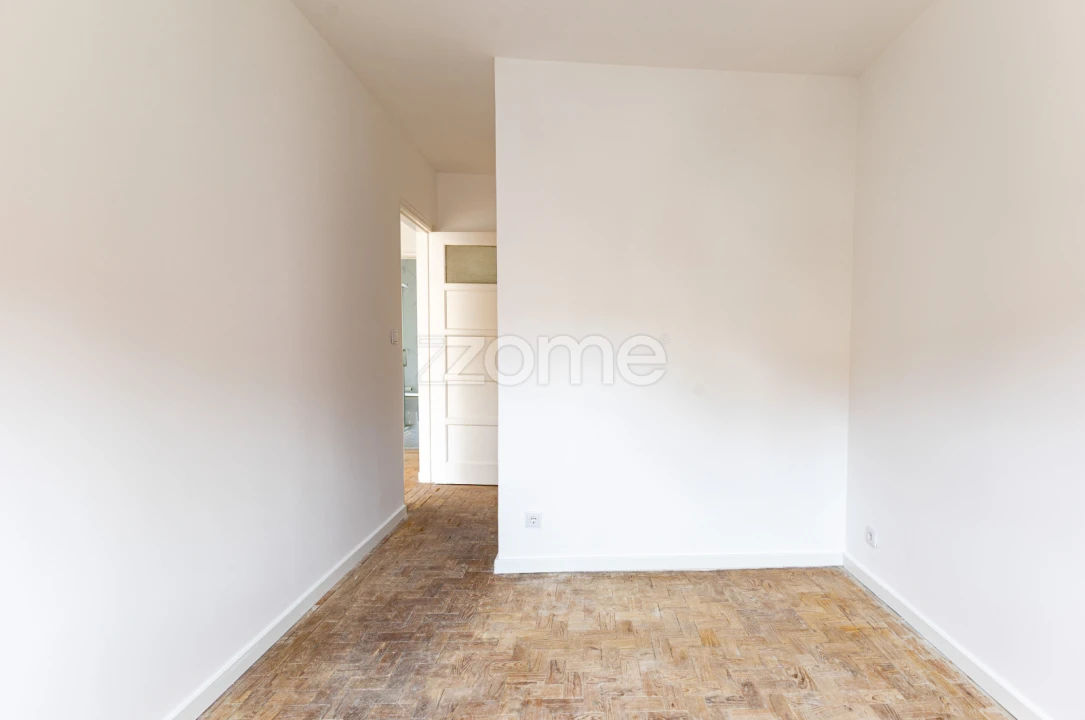 Apartamento T2 para Venda em Queluz e Belas Foto 4