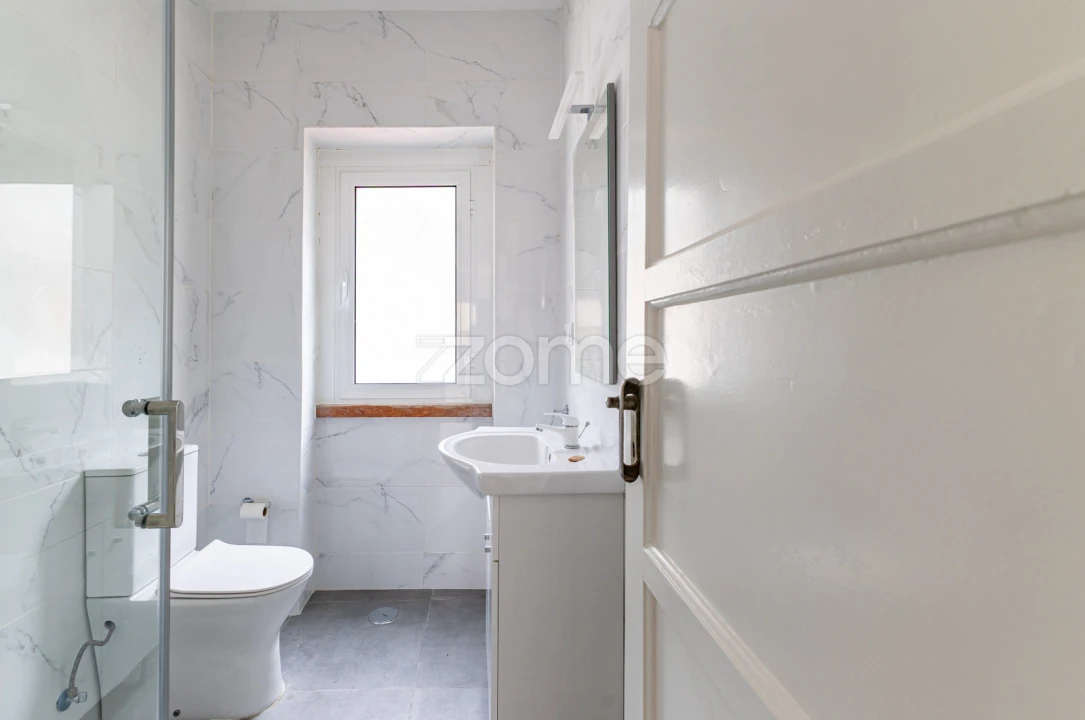 Apartamento T2 para Venda em Queluz e Belas Foto 12