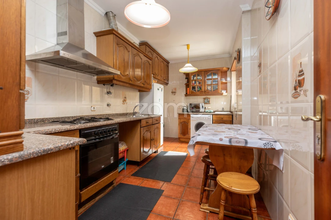 Moradia T5 para Venda em Sé Nova, Santa Cruz, Almedina e São Bartolomeu Foto 4