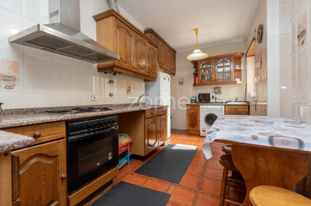 Moradia T5 para Venda em Sé Nova, Santa Cruz, Almedina e São Bartolomeu Foto 6