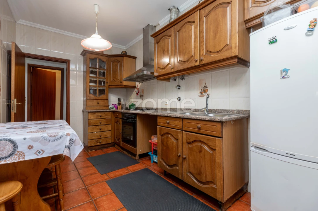 Moradia T5 para Venda em Sé Nova, Santa Cruz, Almedina e São Bartolomeu Foto 7