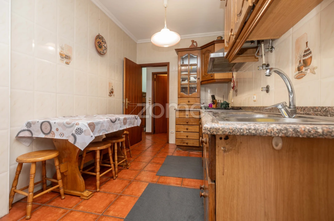 Moradia T5 para Venda em Sé Nova, Santa Cruz, Almedina e São Bartolomeu Foto 8