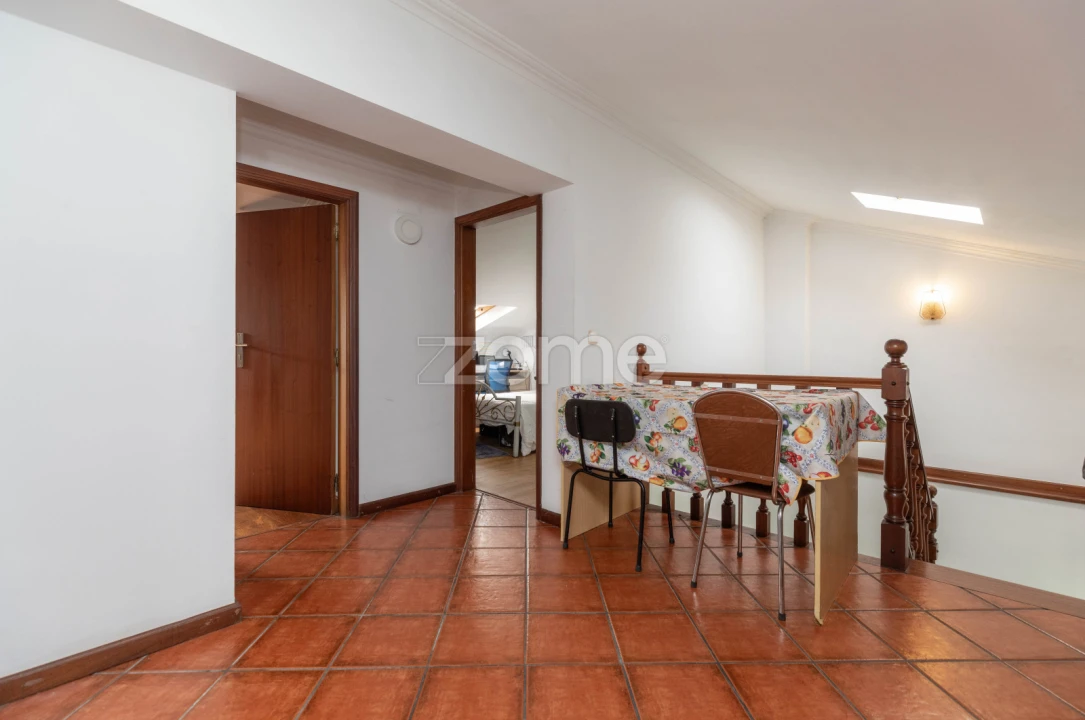 Moradia T5 para Venda em Sé Nova, Santa Cruz, Almedina e São Bartolomeu Foto 28