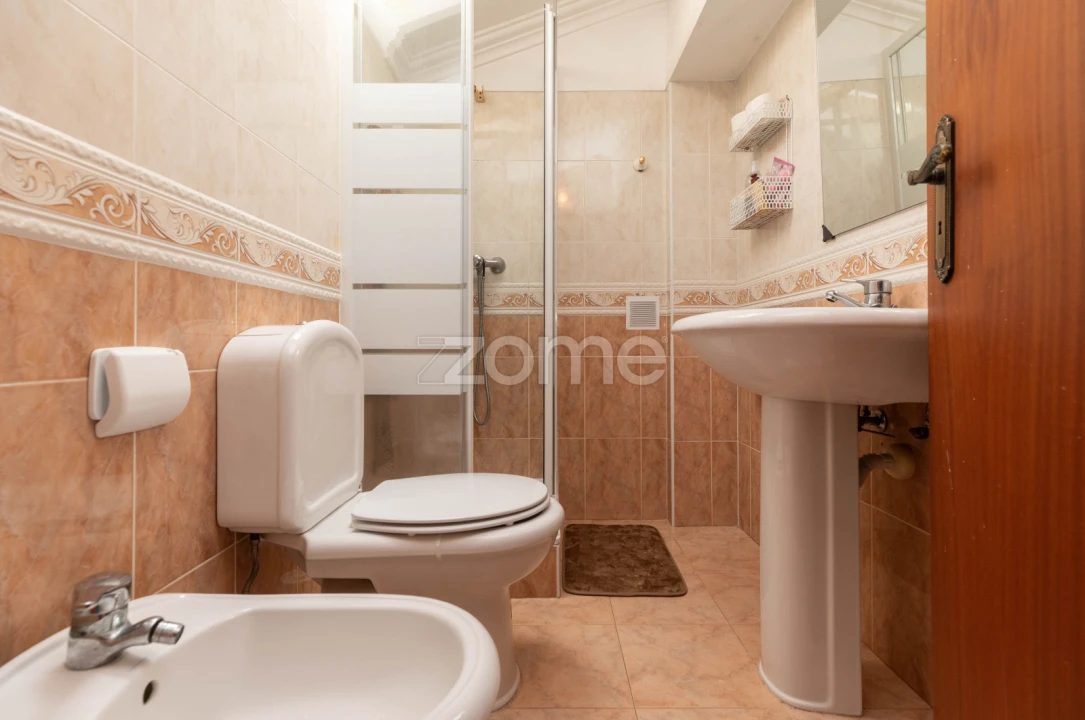 Moradia T5 para Venda em Sé Nova, Santa Cruz, Almedina e São Bartolomeu Foto 29