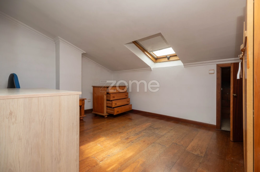 Moradia T5 para Venda em Sé Nova, Santa Cruz, Almedina e São Bartolomeu Foto 31