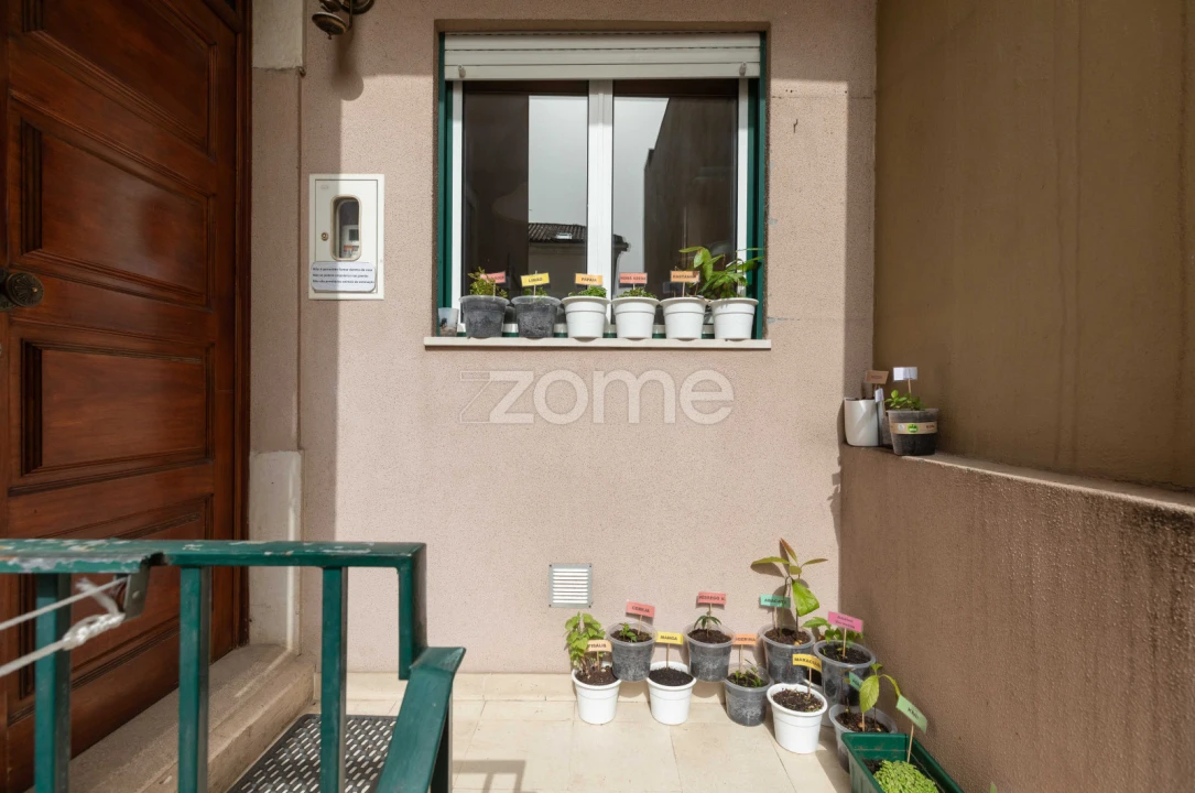 Moradia T5 para Venda em Sé Nova, Santa Cruz, Almedina e São Bartolomeu Foto 2