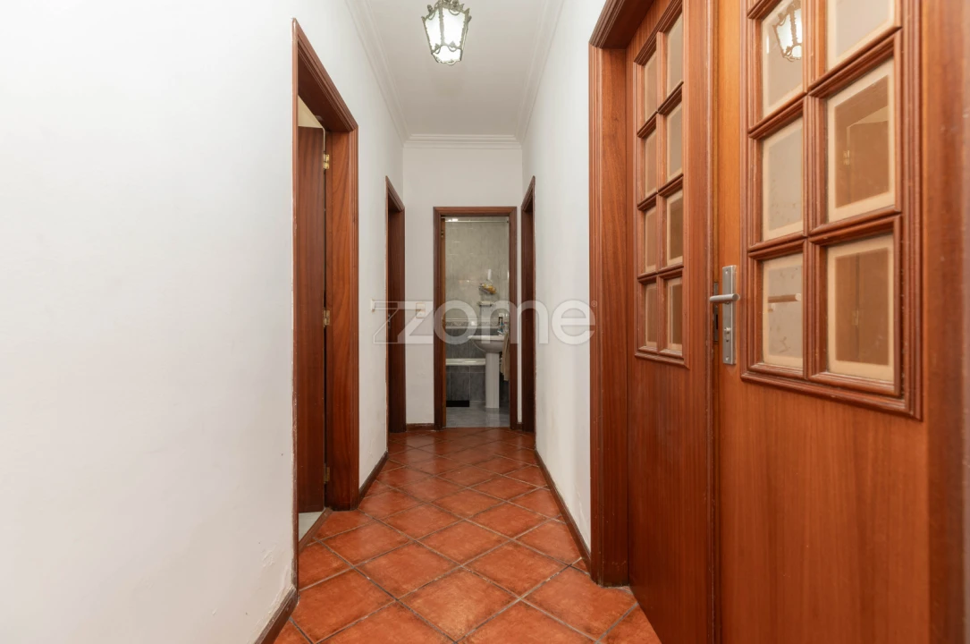 Moradia T5 para Venda em Sé Nova, Santa Cruz, Almedina e São Bartolomeu Foto 40