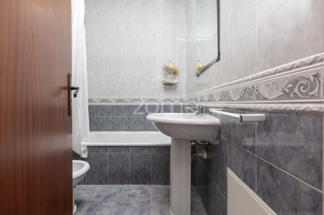 Moradia T5 para Venda em Sé Nova, Santa Cruz, Almedina e São Bartolomeu Foto 43