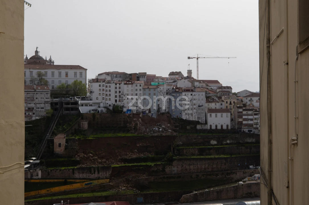 Moradia T5 para Venda em Sé Nova, Santa Cruz, Almedina e São Bartolomeu Foto 49