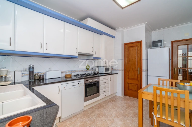 Apartamento T3 para Venda em Buarcos Foto 6