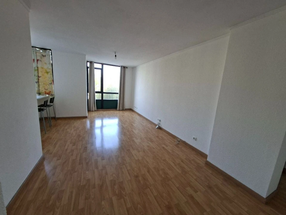 Apartamento T1 para Arrendamento em Massamá e Monte Abraão Foto 6