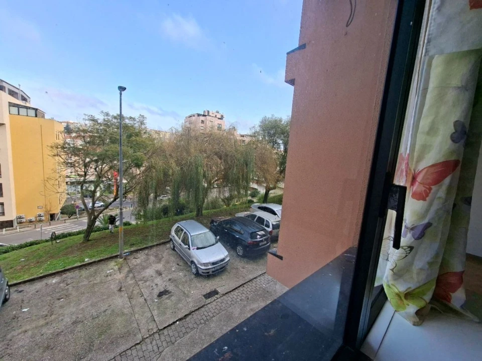 Apartamento T1 para Arrendamento em Massamá e Monte Abraão Foto 17