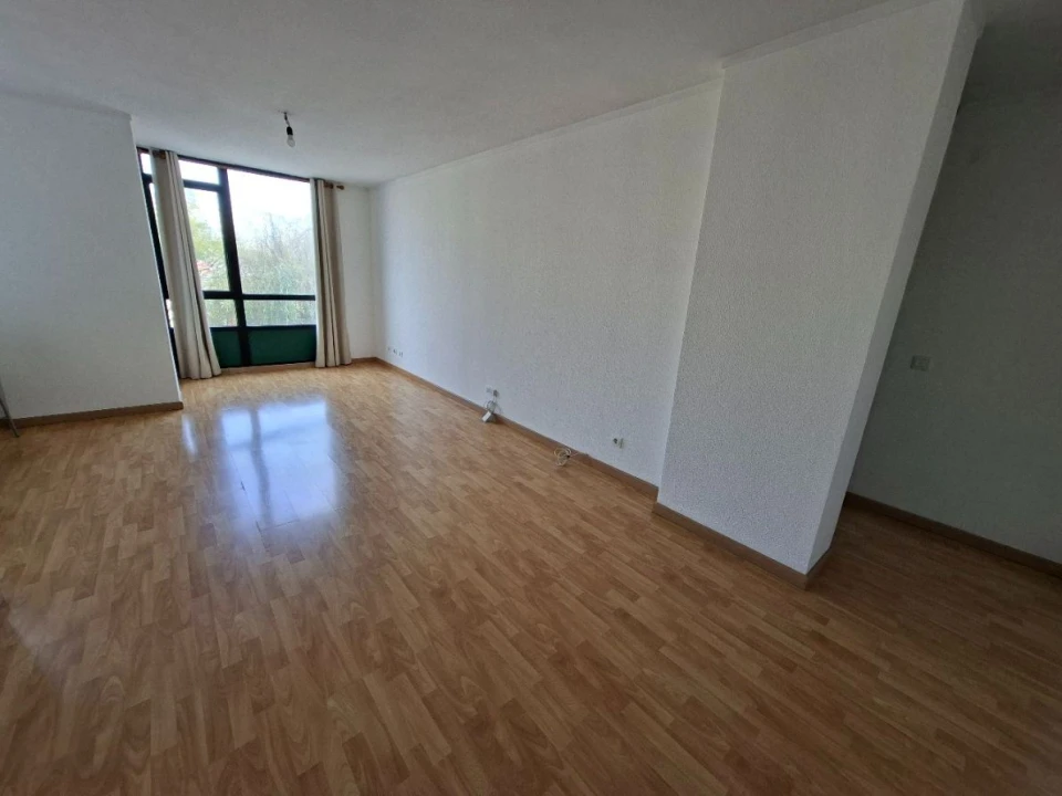 Apartamento T1 para Arrendamento em Massamá e Monte Abraão Foto 25