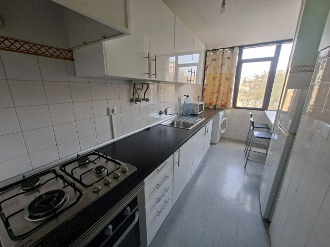 Apartamento T1 para Arrendamento em Massamá e Monte Abraão Foto 1
