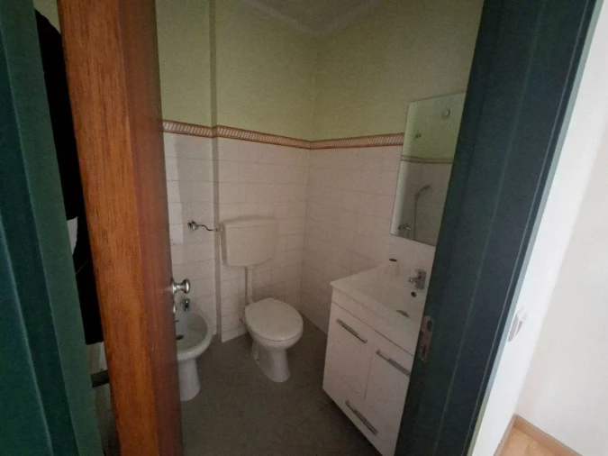 Apartamento T1 para Arrendamento em Massamá e Monte Abraão Foto 8