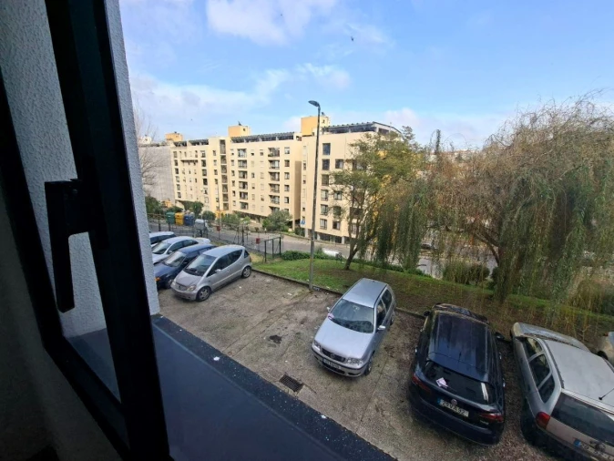 Apartamento T1 para Arrendamento em Massamá e Monte Abraão Foto 11