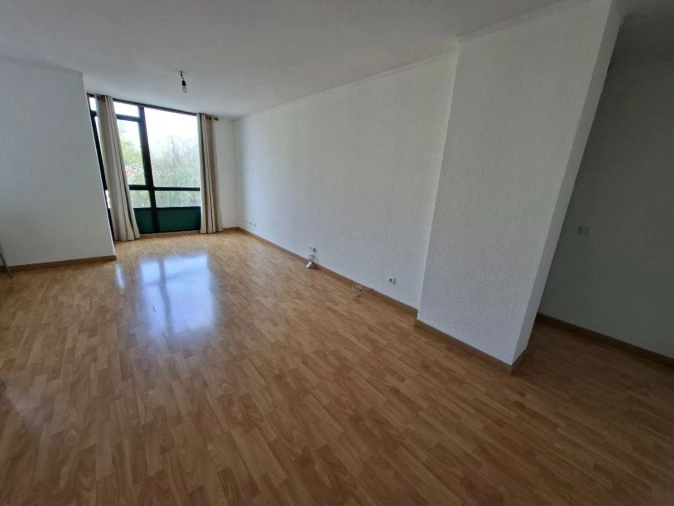 Apartamento T1 para Arrendamento em Massamá e Monte Abraão Foto 25