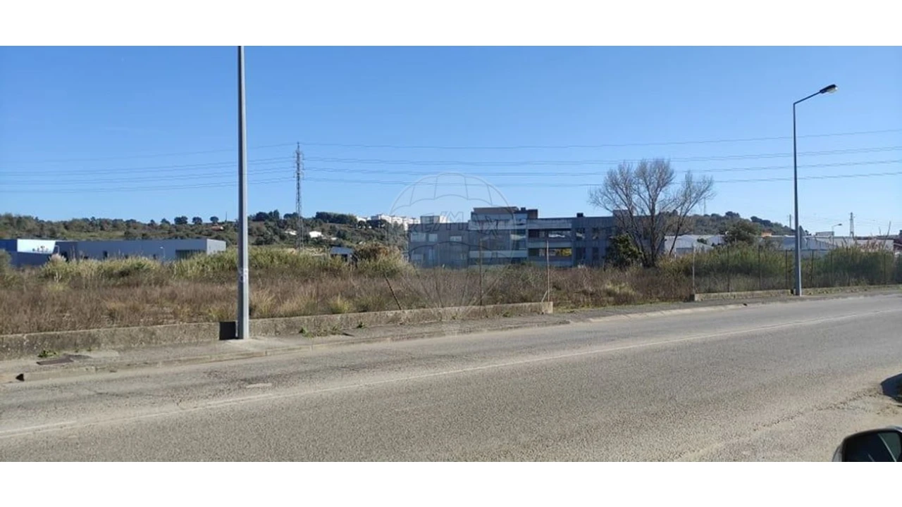 Terreno para Venda em Eiras e São Paulo de Frades Foto 9