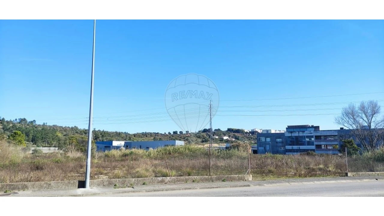 Terreno para Venda em Eiras e São Paulo de Frades Foto 3