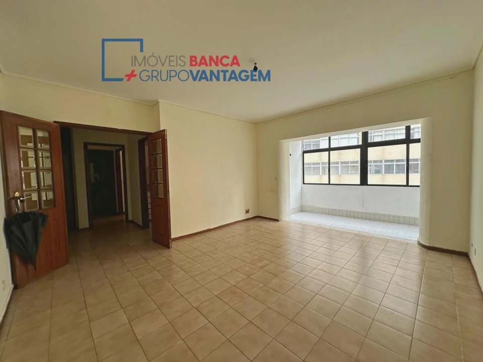 Apartamento T1 para Venda em Mafamude e Vilar do Paraíso Foto 6