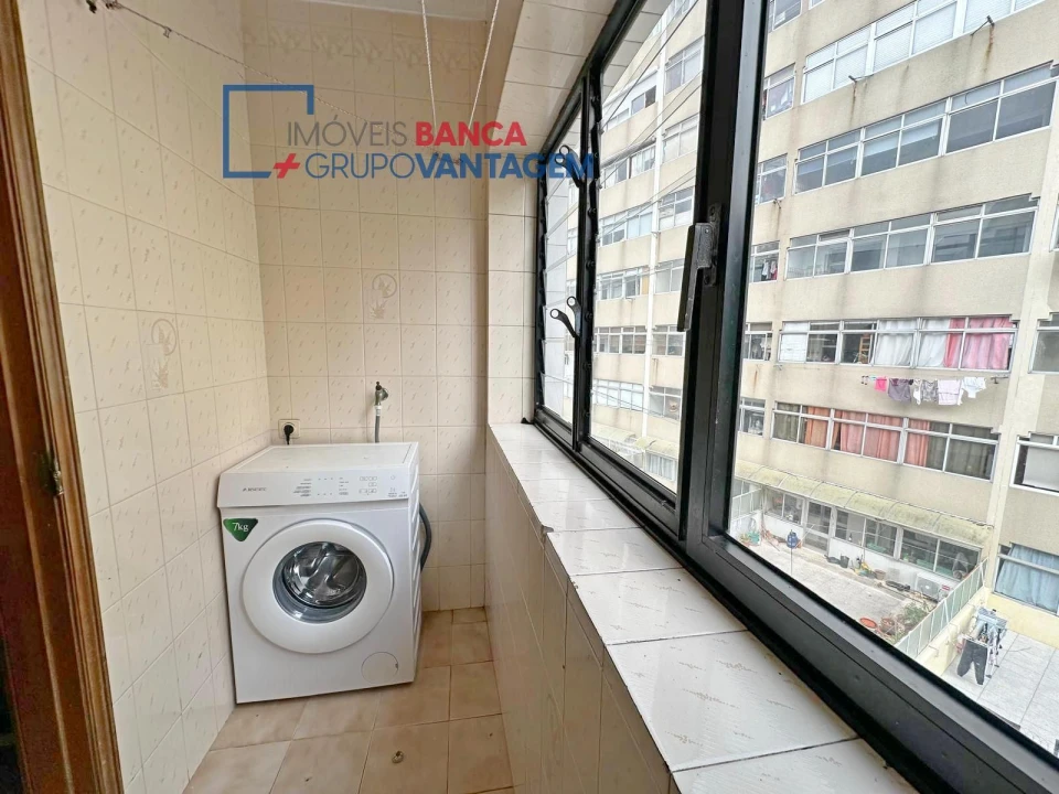 Apartamento T1 para Venda em Mafamude e Vilar do Paraíso Foto 11