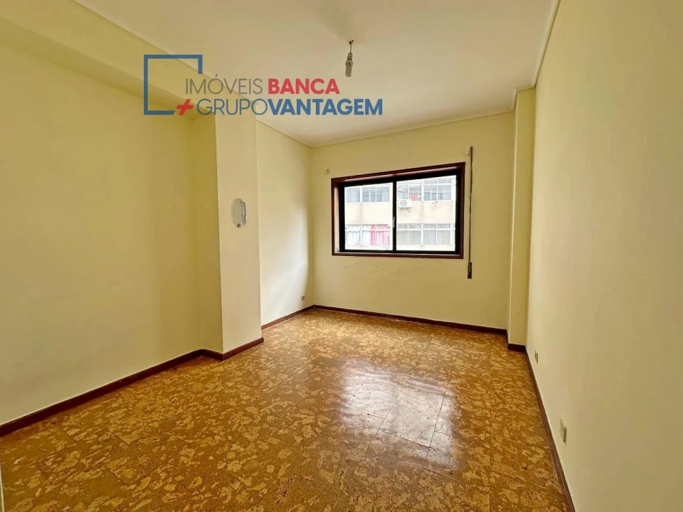 Apartamento T1 para Venda em Mafamude e Vilar do Paraíso Foto 12