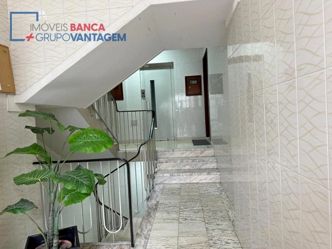 Apartamento T1 para Venda em Mafamude e Vilar do Paraíso Foto 2