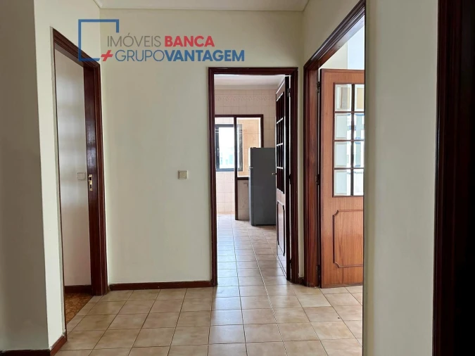 Apartamento T1 para Venda em Mafamude e Vilar do Paraíso Foto 3