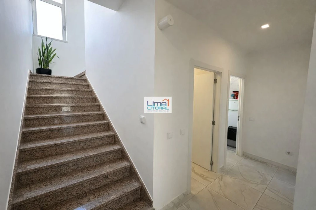 Escritório para Venda em Marinha Grande Foto 12