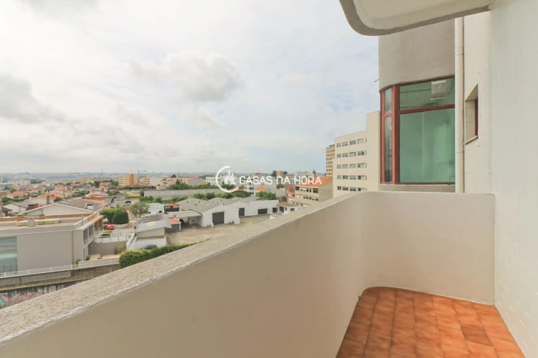 Apartamento T2 para Arrendamento em Cidade da Maia Foto 3