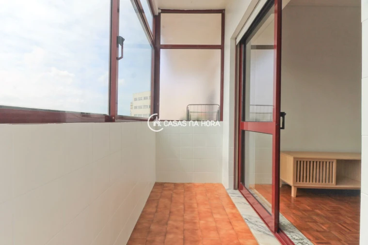 Apartamento T2 para Arrendamento em Cidade da Maia Foto 14