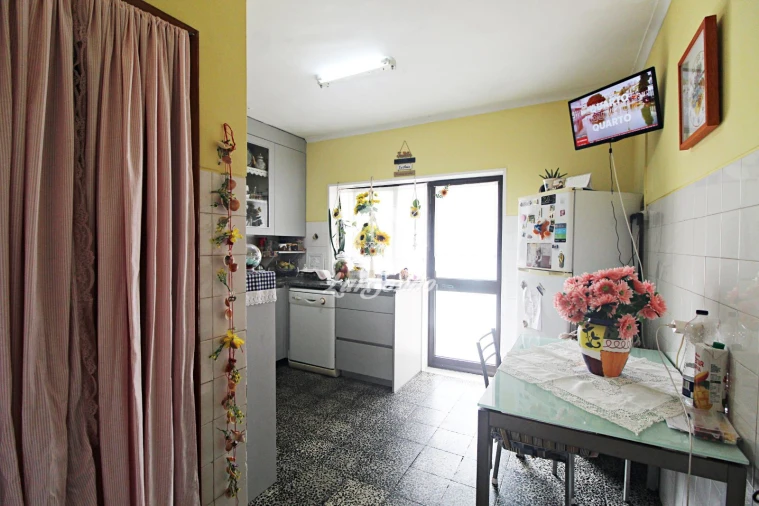 Apartamento T2 para Venda em Fânzeres e São Pedro da Cova Foto 9