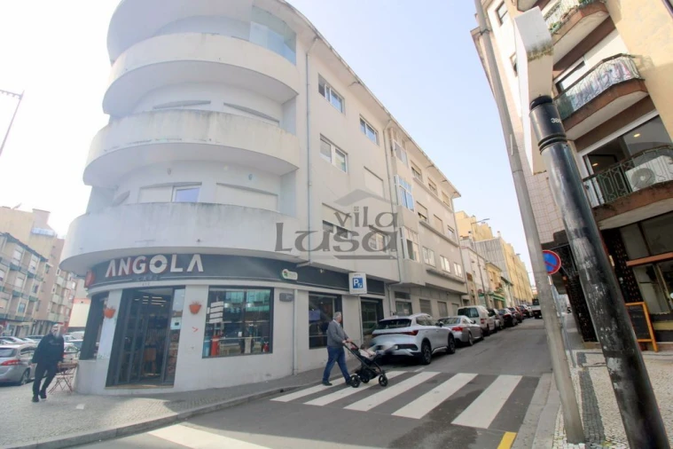 Apartamento T3 para Arrendamento em Mafamude e Vilar do Paraíso Foto 1